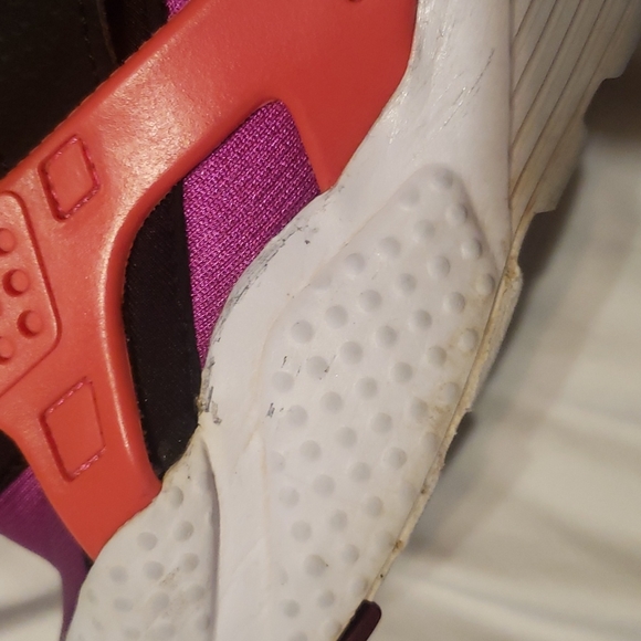 Nike Huaraches - Picture 8 of 8